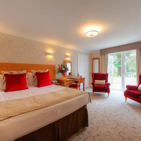 Отель Manor & Garden 4*