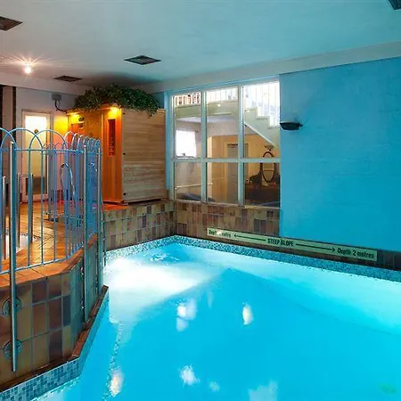 Manor & Garden Отель 4*