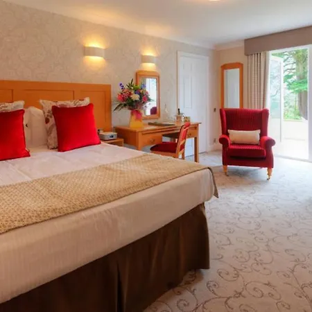 Manor & Garden Отель 4*