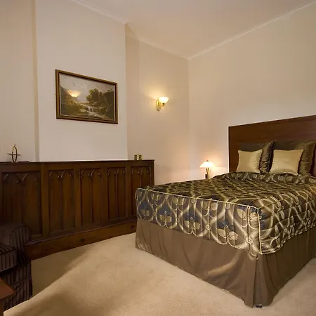 Manor & Garden Hotel 4*