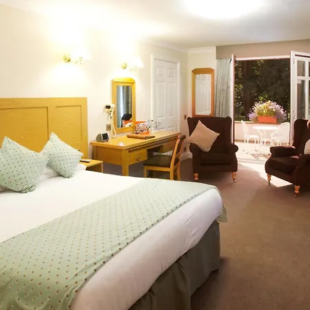 Отель Manor & Garden 4*