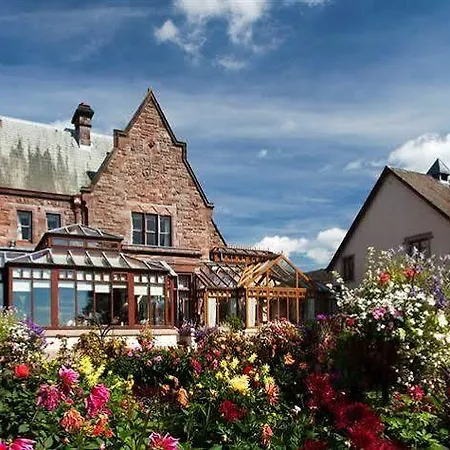 Отель Manor & Garden 4*