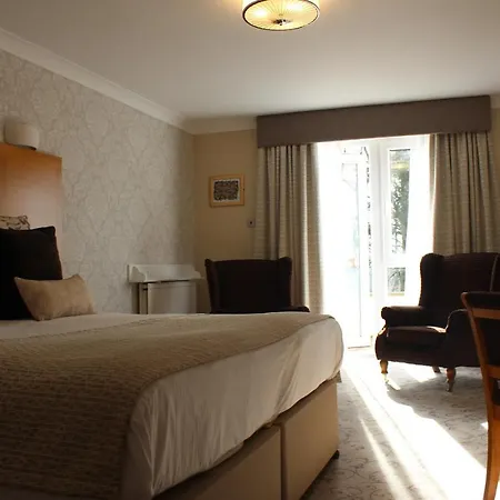 Manor & Garden Отель 4*