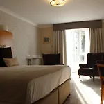 Manor & Garden Отель 4*