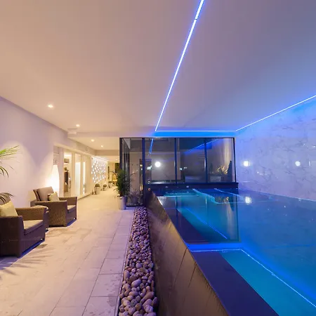 Manor & Garden Ξενοδοχείο 4*