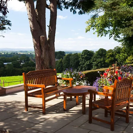 Manor & Garden Hotel