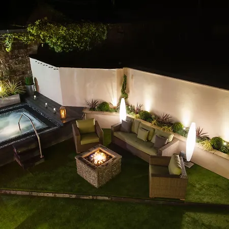 Ξενοδοχείο Manor & Garden 4*