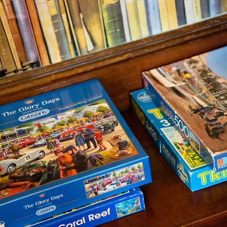 Manor & Garden Hotel