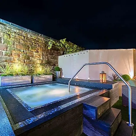 Manor & Garden מלון 4*