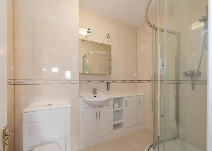 فندق Manor & Garden 4*