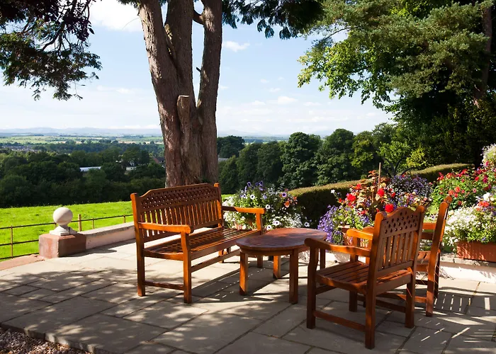 Manor & Garden فندق