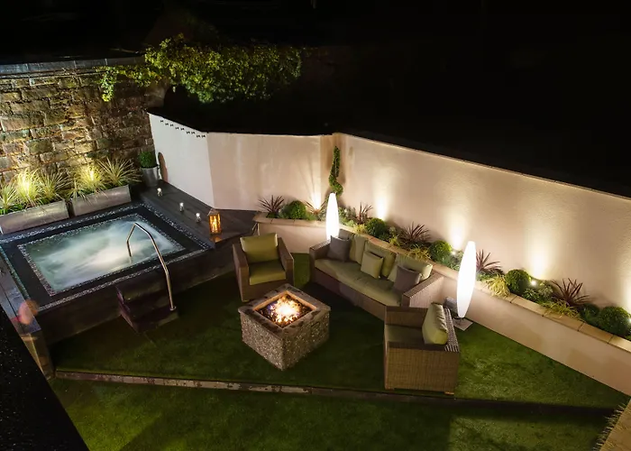 فندق Manor & Garden 4*