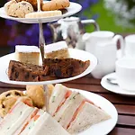 فندق Manor & Garden 4*